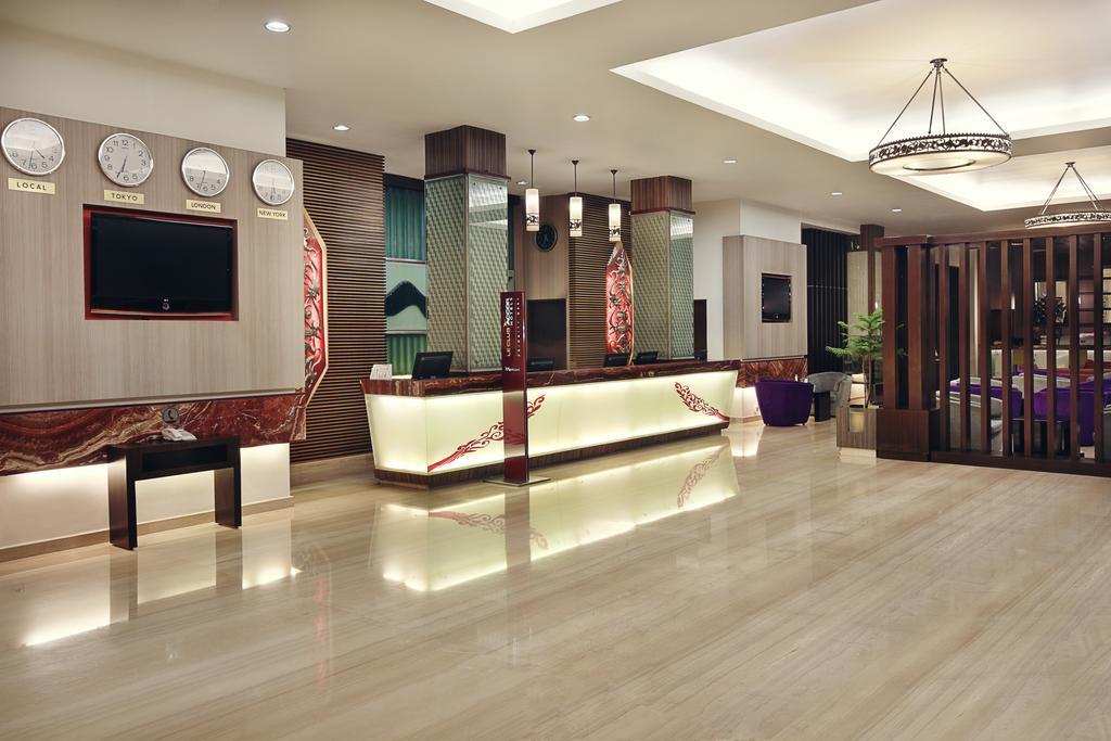 Mercure Pontianak City Center Exterior foto