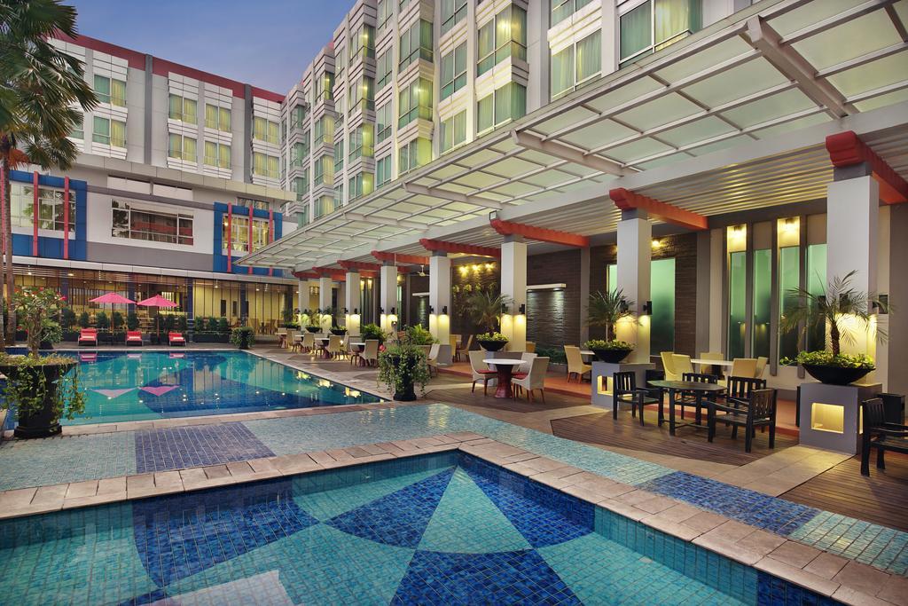 Mercure Pontianak City Center Exterior foto