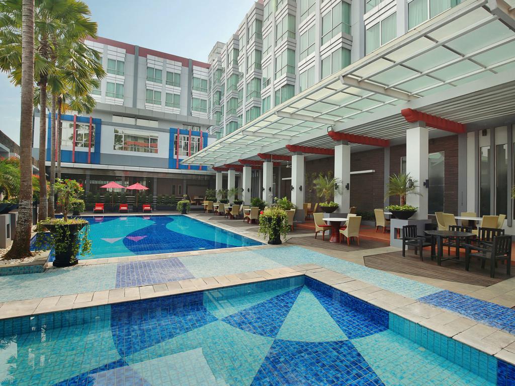 Mercure Pontianak City Center Exterior foto